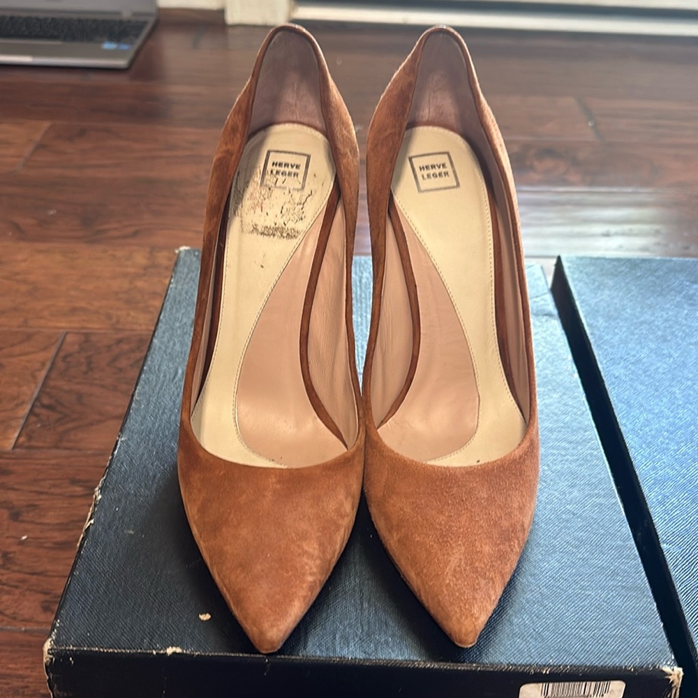 Herve Leger saffron brown suede pumps in 38.5